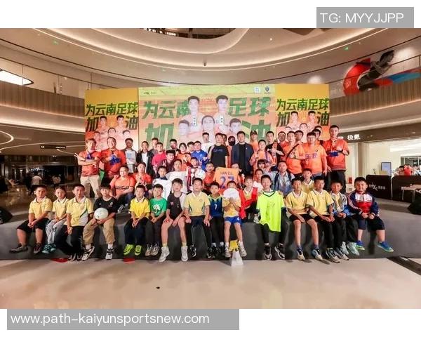 足球明星代言产品的精彩瞬间与品牌合作的视觉盛宴